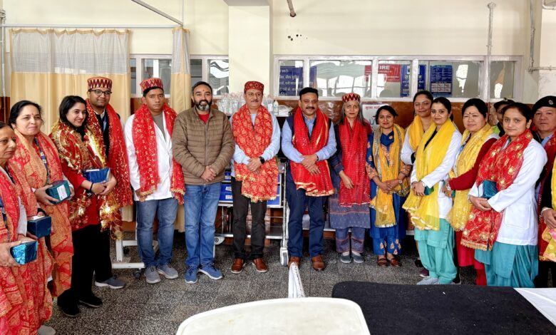 बेहतरीन स्वास्थ्य सेवाओं के लिए नवाजे धर्मशाला अस्पताल के डॉक्टर्स बेहतरीन स्वास्थ्य सेवाओं के लिए नवाजे धर्मशाला अस्पताल के डॉक्टर्स