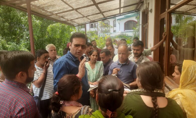 राज्य के अनछुए पर्यटक स्थलों को सड़क सुविधा से जोड़ा जाएगा: बाली राज्य के अनछुए पर्यटक स्थलों को सड़क सुविधा से जोड़ा जाएगा: बाली
