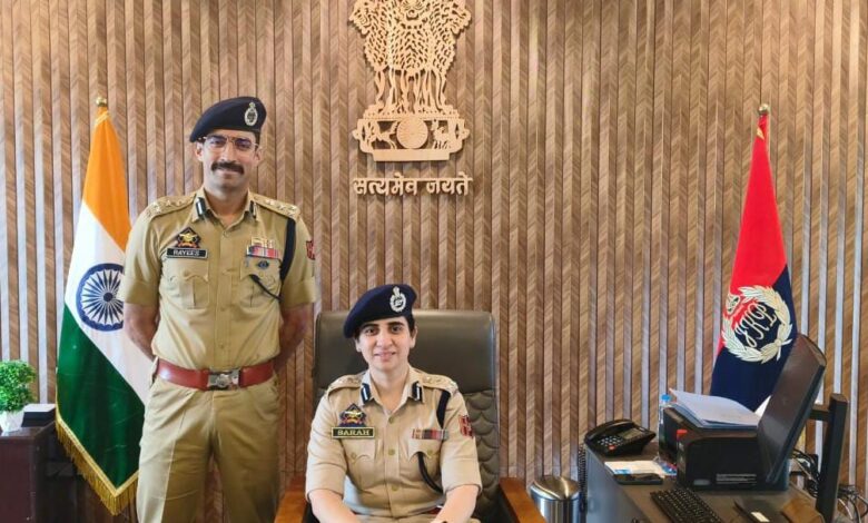 सारा रिजवी ने उधमपुर-रियासी रेंज की डीआईजी का पदभार संभाला सारा रिजवी ने उधमपुर-रियासी रेंज की डीआईजी का पदभार संभाला