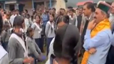 सुक्खू ने स्कूल में अचानक पहुँचकर सबको चौंका दिया।