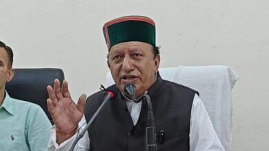 वन विकास निगम के उपाध्यक्ष केहर सिंह खाची ने पौंग झील का किया निरीक्षण