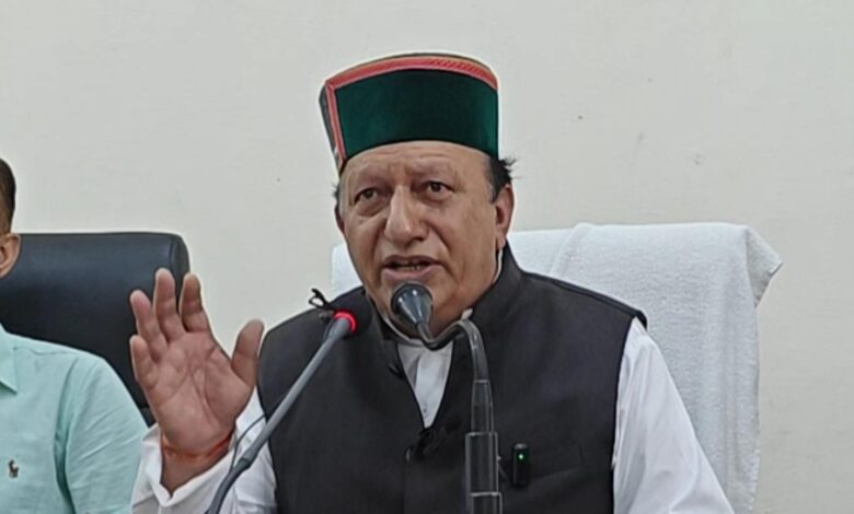 वन विकास निगम के उपाध्यक्ष केहर सिंह खाची ने पौंग झील का किया निरीक्षण