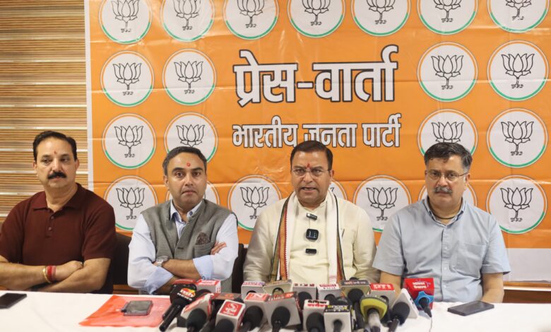 सुक्खू सरकार होटलों को नहीं प्रदेश की धरोहरों को बेचने पर आतुर है: त्रिलोक कपूर सुक्खू सरकार होटलों को नहीं प्रदेश की धरोहरों को बेचने पर आतुर है: त्रिलोक कपूर