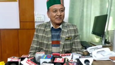 स्कूल बंद मिला, बच्चे गेट पर करते रहे इंतजार, मंत्री नेगी इस स्‍कूल में औचक निरीक्षण के दौरान हो गए हैरान