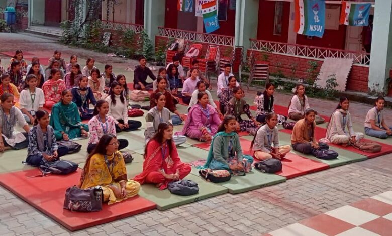 राजकीय उत्कृष्ट महाविद्यालय नगरोटा बगवां में ध्यान योग शिविर का सफल आयोजन