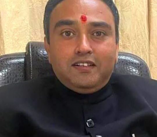 कांग्रेस की दरबारी सोच बेनकाब — प्रियंका के घर से विकास माप रहे हैं सुक्खू : चक्षु कांग्रेस की दरबारी सोच बेनकाब — प्रियंका के घर से विकास माप रहे हैं सुक्खू : चक्षु
