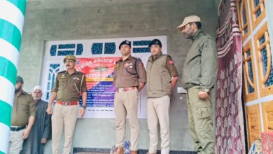 कुलगाम पुलिस ने एनडीपीएस अधिनियम के तहत हिरासत में लिए गए ड्रग तस्कर की संपत्ति कुर्क