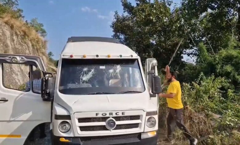 जम्मू-कश्मीर के कठुआ में हाल ही में आठ पुलिसकर्मियों को निलंबित जम्मू-कश्मीर के कठुआ में हाल ही में आठ पुलिसकर्मियों को निलंबित