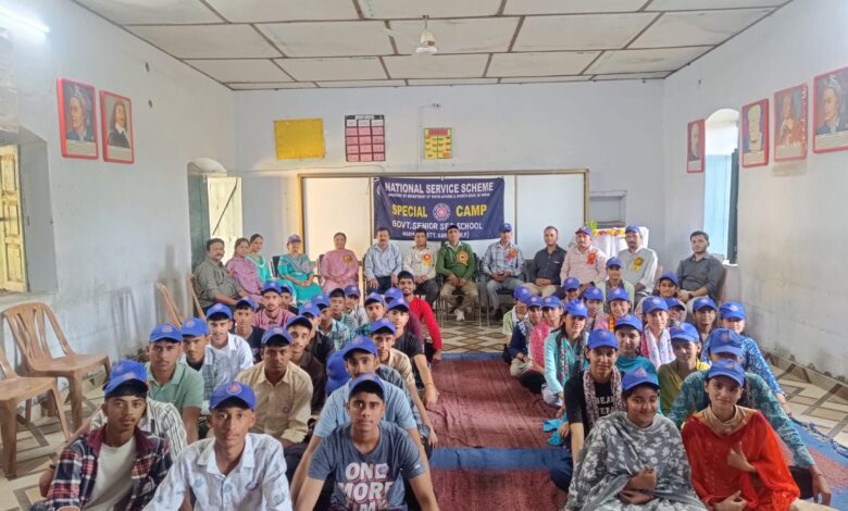 NSS के सात दिवसीय शिवर का आगाज राजकीय वरिष्ठ माध्यमिक पाठशाला हरिपुर में शिव शक्ति प्रसाद की अध्यक्षता में हुआ