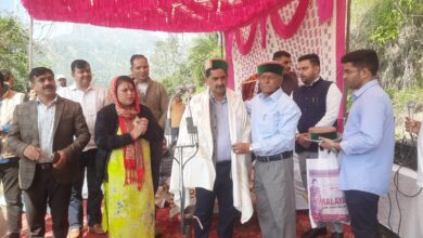 धारकंडी क्षेत्र के सड़क नेटवर्क को सुदृढ़ करने पर खर्च होंगे 7.5 करोड़ रुपये:  केवल सिंह पठानिया