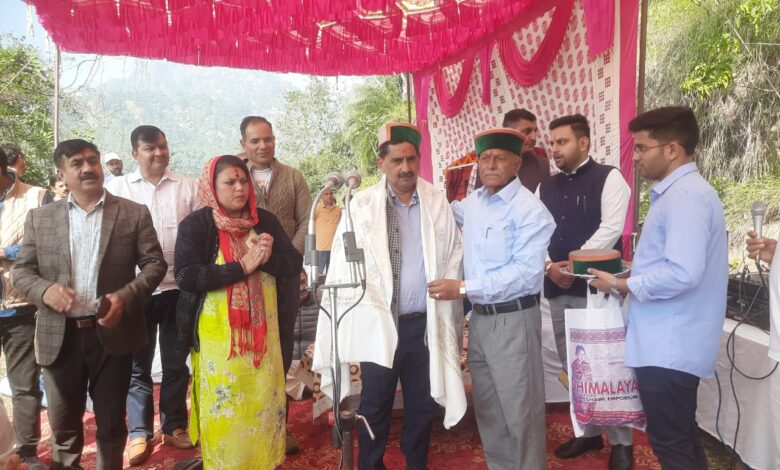 धारकंडी क्षेत्र के सड़क नेटवर्क को सुदृढ़ करने पर खर्च होंगे 7.5 करोड़ रुपये:  केवल सिंह पठानिया