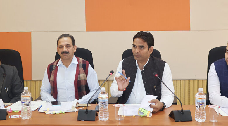 गरीबों, असहायों और जरूरतमंदों की सेवा ही रेडक्रॉस का मुख्य उद्देश्य: हेमराज बैरवा