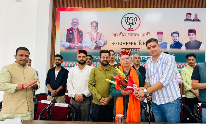 स्वदेशी वस्तुओं के उपयोग से भारत अधिक उन्नति करेगा ओर आत्मनिर्भर होगा : शांता कुमार स्वदेशी वस्तुओं के उपयोग से भारत अधिक उन्नति करेगा ओर आत्मनिर्भर होगा : शांता कुमार