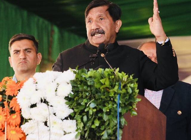 भाजपा नेताओं के घर चक्कर लगाने वाले अफसरों पर होगी सख्त कार्रवाई: अग्निहोत्री