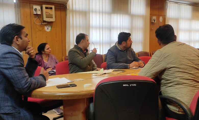 लम्बित तकसीम मामलों की सप्ताह में तीन दिन सुनवाई करें सुनिश्चित: डीसी लम्बित तकसीम मामलों की सप्ताह में तीन दिन सुनवाई करें सुनिश्चित: डीसी