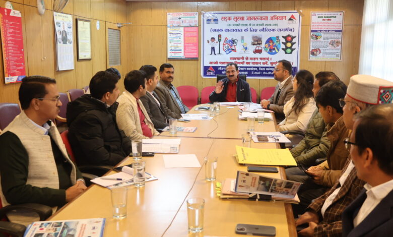 अतिरिक्त उपायुक्त विनय कुमार ने सड़क दुर्घटनाओं में कमी लाने पर दिया जोर